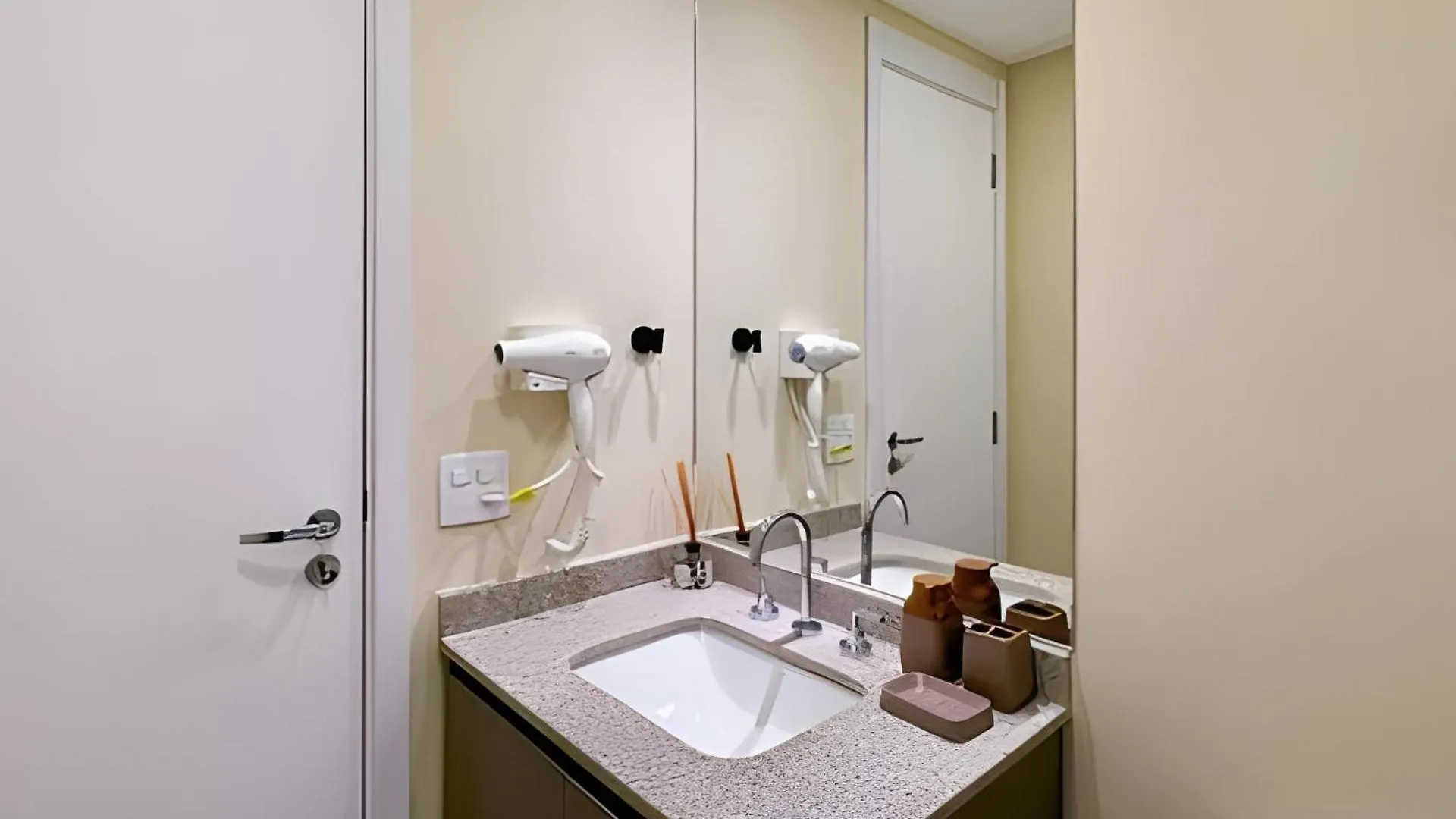 Apartment Studio Wi-Fi E A/C. Prox. Met Sao Paulo Brazil