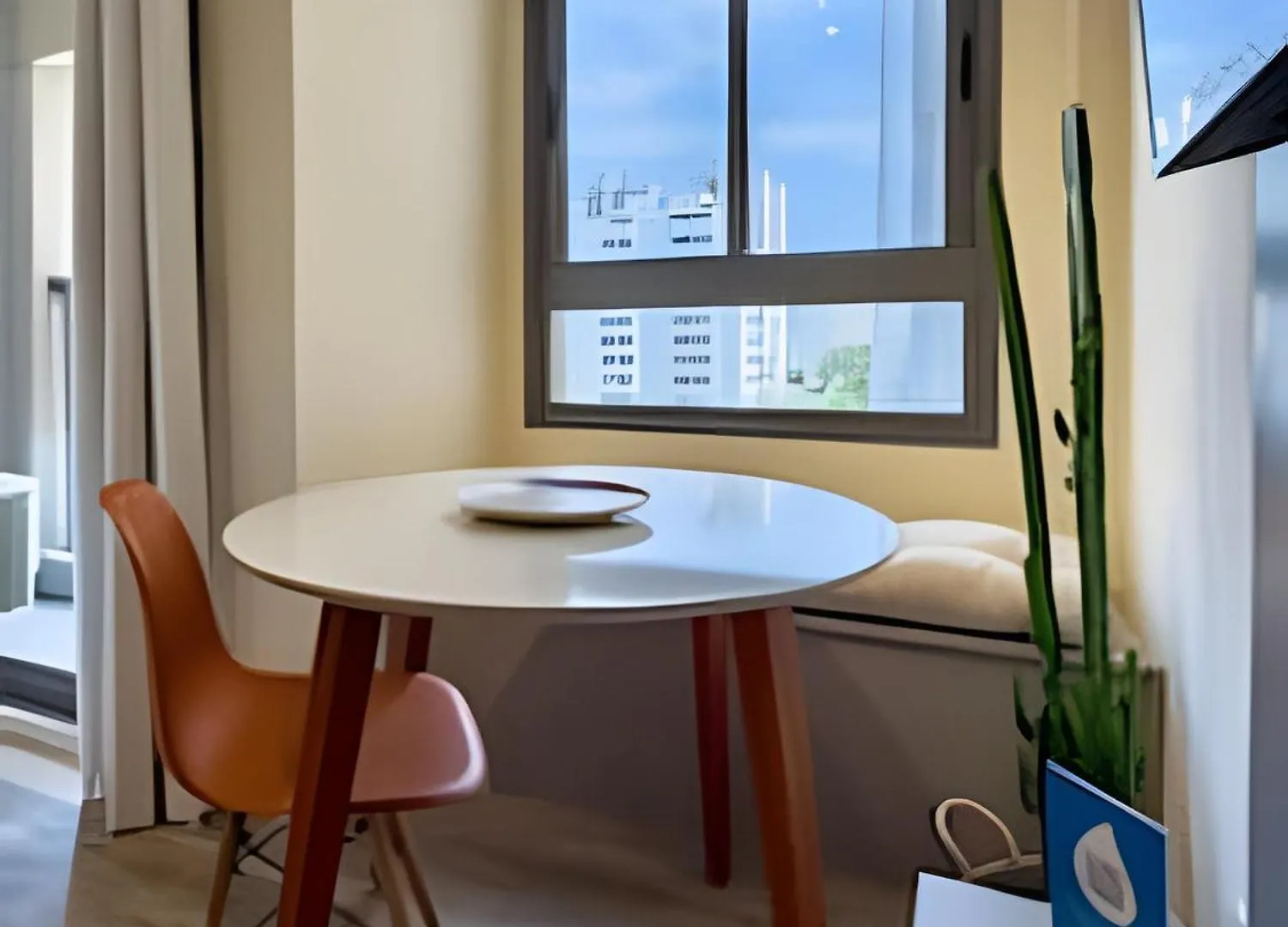 Studio Wi-Fi E A/C. Prox. Met Sao Paulo 0*,