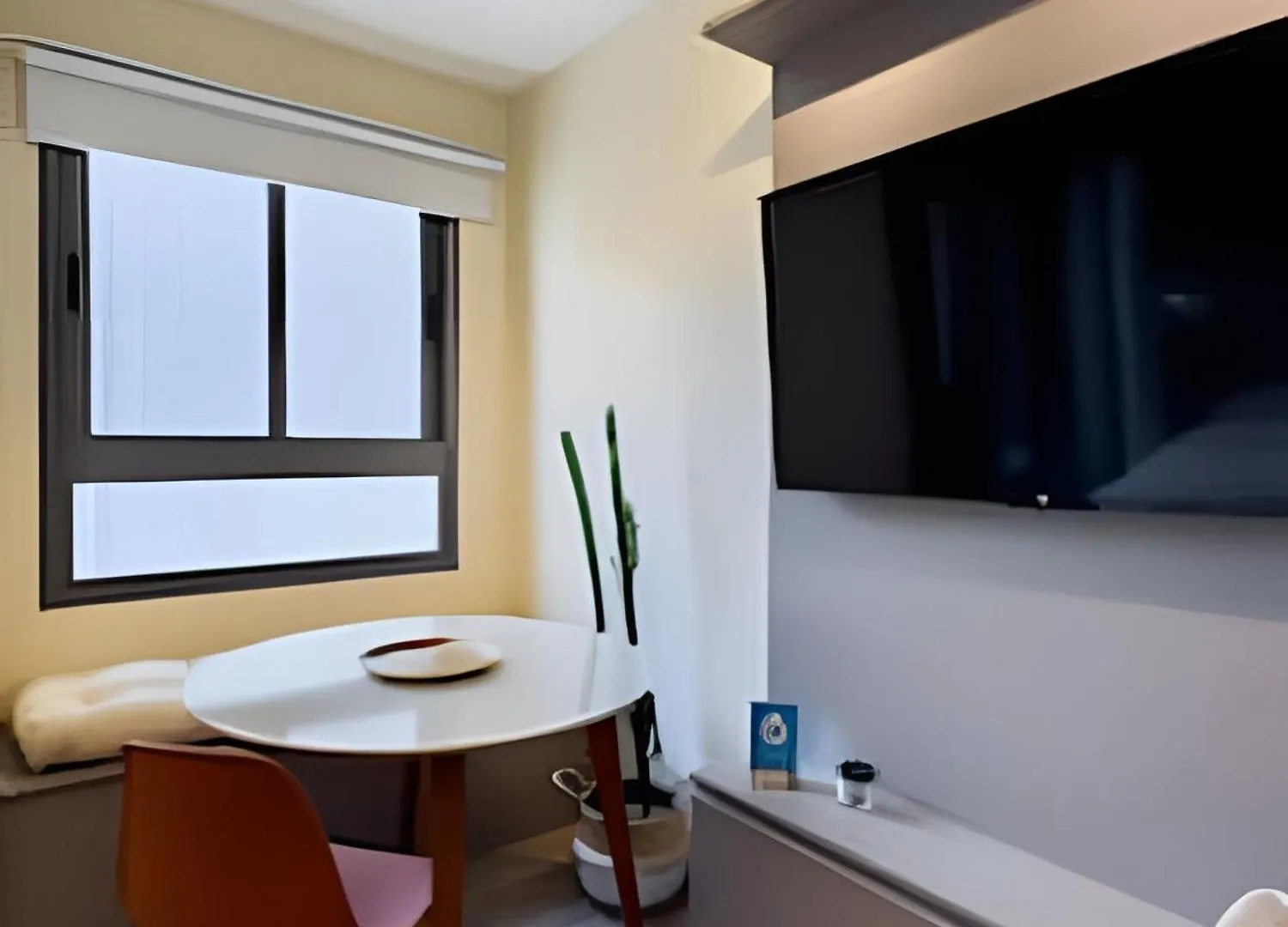 Studio Wi-Fi E A/C. Prox. Met Sao Paulo