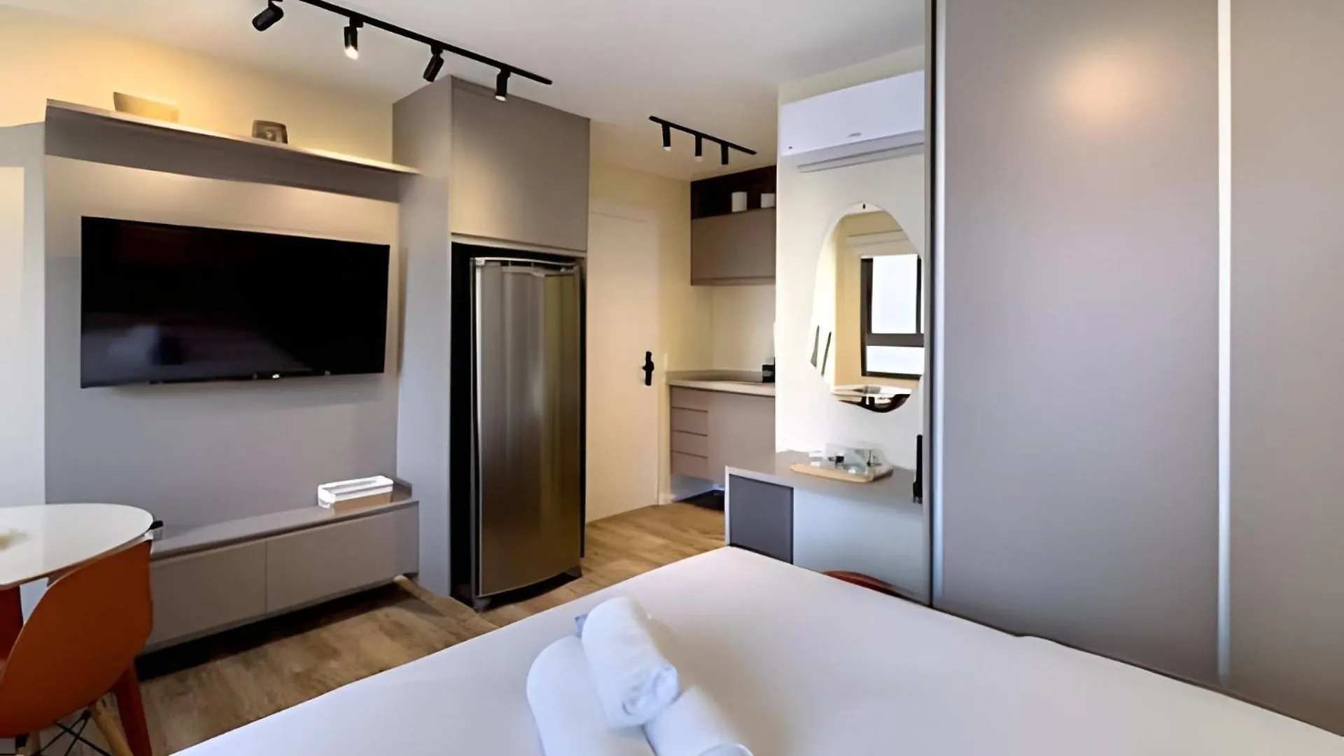 Studio Wi-Fi E A/C. Prox. Met Sao Paulo